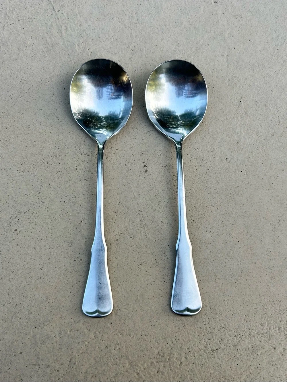 Oneida Patrick Henry Set of 2 Gumbo Round Soup Spoons